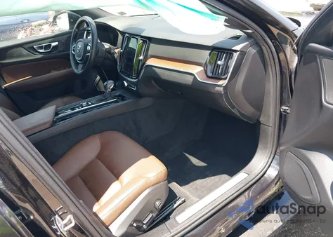 2021 Volvo V60 Cross Country T5 from USA, damaged, VIN YV4102WK3M1074020